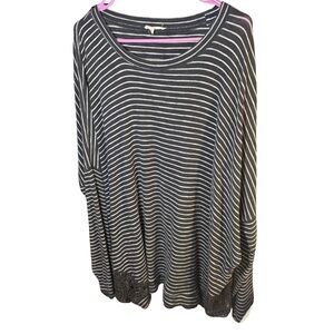 Easel Black and White Women's OversizeTunic Sweater Top 2X